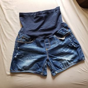 Maternity shorts